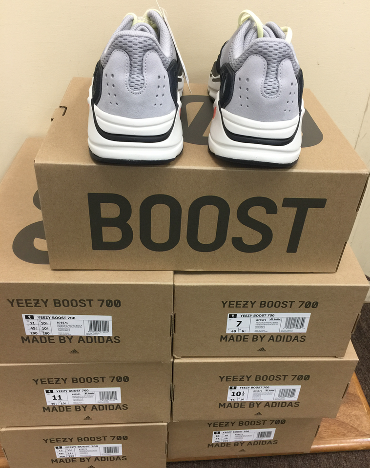 Yeezy Boost 700 Originals Wave Runner | B75571